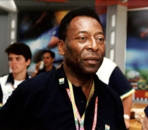 Pelé tem alta de UTI e vai para quarto do Hospital Albert Einstein, em SP