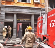 Incêndio na Whiskeria Quatro por Quatro mata 3 bombeiros que combatiam o fogo