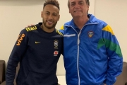 Bolsonaro visita Neymar em hospital após jogo do Brasil em Brasília