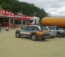 MOTORISTA DE CARRETA MORRE EM ESTACIONAMENTO NA BR 259