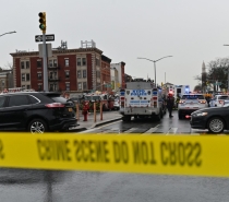 16 feridos, incluindo 8 baleados, em tiroteio no metrô do Brooklyn, diz FDNY