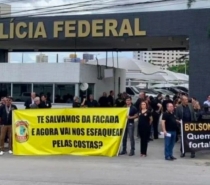 Policiais federais protestam contra Bolsonaro