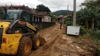 A Defesa Civil Estadual informou nesta sexta-feira (31) que monitora a região do Norte e Vale do Itajaí pelo risco de estragos ao longo do dia com a previsão de mais chuva. Desde quinta-feira (30), pelo menos 34 cidades tiveram danos. Há escolas públ