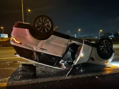 Paula Fernandes capota carro em São Paulo