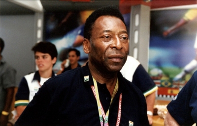 Pelé tem alta de UTI e vai para quarto do Hospital Albert Einstein, em SP