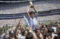Diego Maradona morre na Argentina aos 60 anos