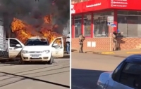 Invasão a banco deixa reféns, tem troca de tiros e carro incendiado no interior de SC