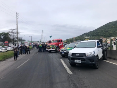 Pacientes que precisam de hemodiálise para sobreviver ficam sem atendimento em SC por causa de bloqueios dos bolsonaristas